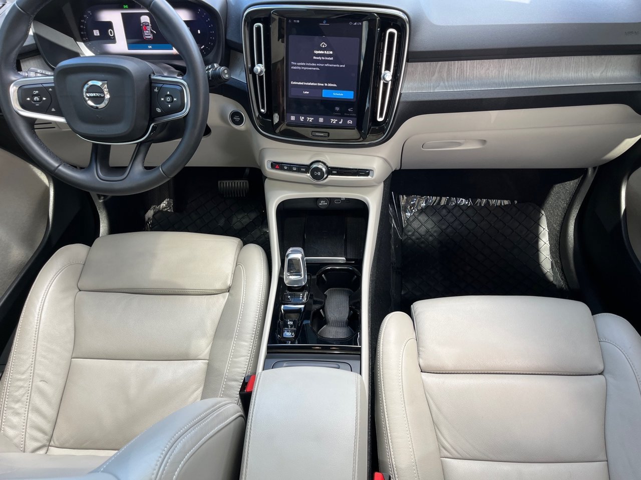 Used 2023 Volvo XC40 B5 Ultimate w/ Protection Package Premier AWD/4WD image 14