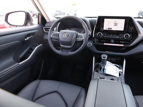 New 2026 Toyota Highlander XLE AWD/4WD image 26