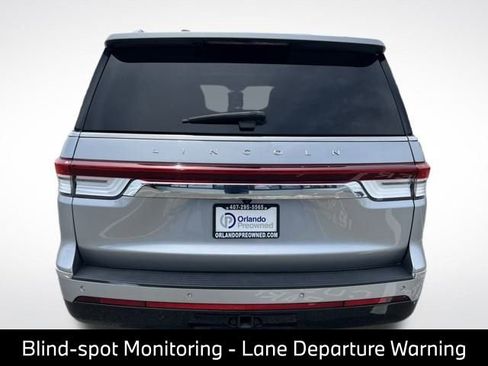 Used 2022 Lincoln Navigator L Reserve RWD image 9