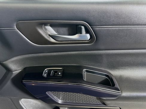 Used 2022 Nissan Pathfinder SV image 31