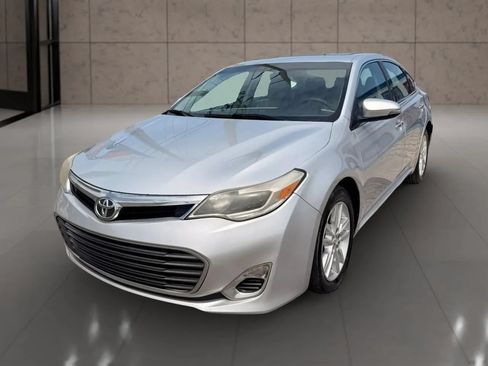 Used 2014 Toyota Avalon XLE FWD image 2