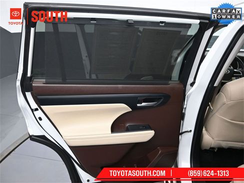 Used 2022 Toyota Highlander XLE image 30