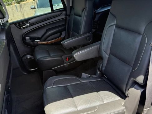 Used 2018 Chevrolet Tahoe Premier RWD image 16