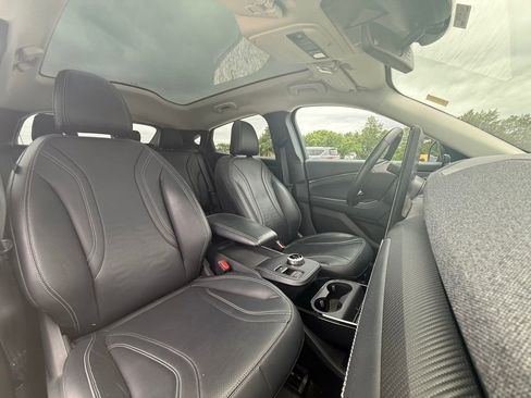 Used 2022 Ford Mustang Mach-E Premium RWD image 32