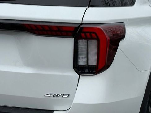 New 2026 Ford Explorer ST-Line image 8