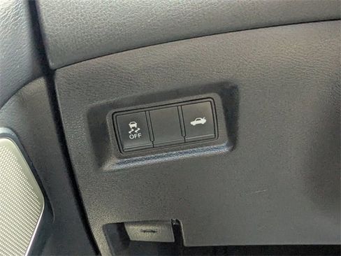 Used 2022 INFINITI Q50 Sensory image 21
