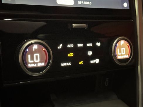 New 2026 Land Rover Discovery Limited Edition image 22