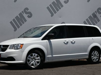 Used 2018 Dodge Grand Caravan SE w/ UConnect Hands-Free Group