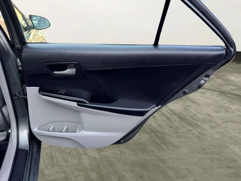 Used 2012 Toyota Camry LE FWD image 23