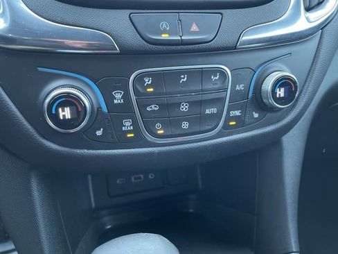 Used 2022 Chevrolet Equinox LT image 34