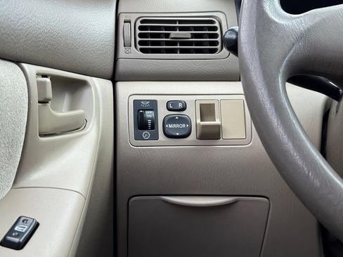 Used 2003 Toyota Corolla CE FWD image 29