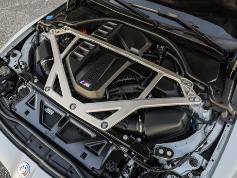 Used 2023 BMW M4 CSL RWD image 17