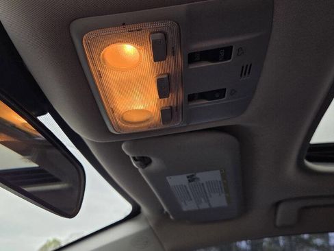 Used 2019 Toyota Corolla SE w/ SE Premium Package image 28