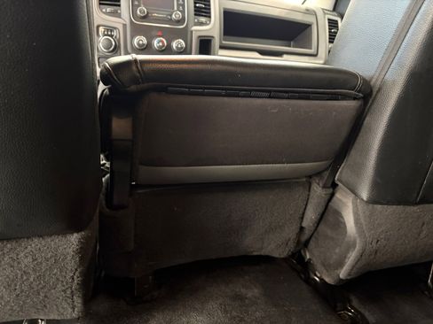 Used 2022 RAM 1500 Tradesman w/ Chrome Appearance Group AWD/4WD image 32