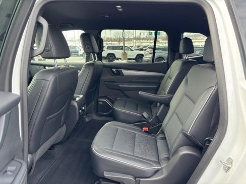 Certified 2025 Buick Enclave Preferred image 11