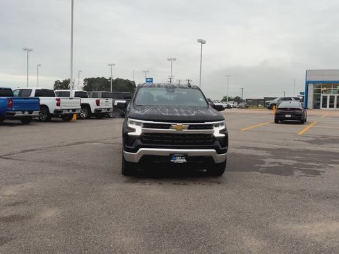 Used 2023 Chevrolet Silverado 1500 LT RWD image 3