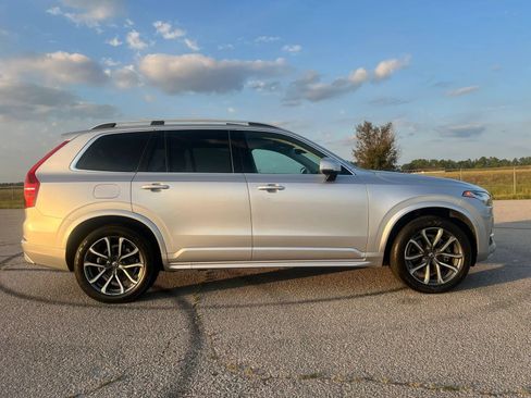 Used 2019 Volvo XC90 T6 Momentum AWD/4WD image 8