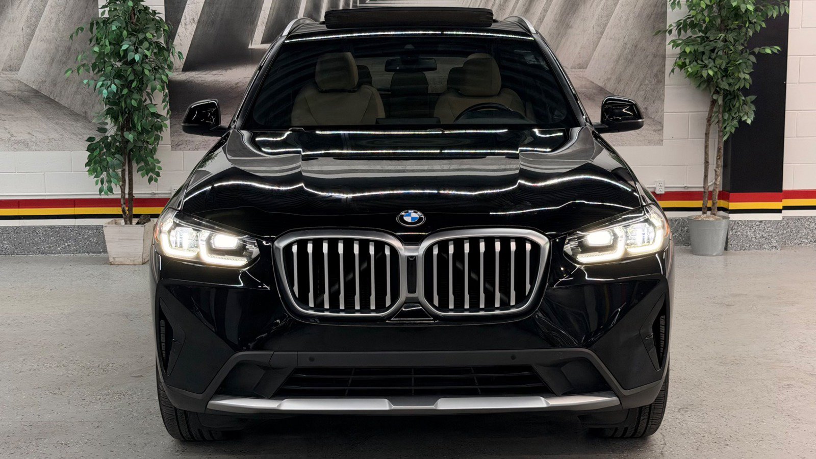 Used 2022 BMW X3 xDrive30i w/ Convenience Package AWD/4WD image 2