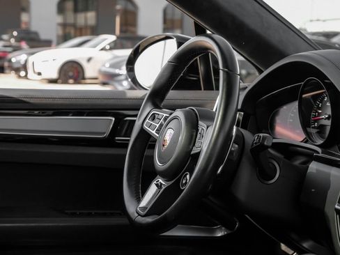 Used 2020 Porsche Cayenne Turbo image 11