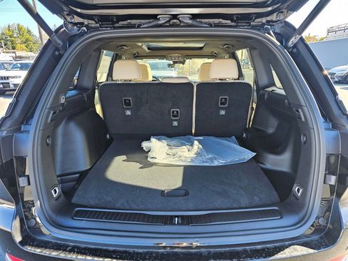 New 2025 Jeep Grand Cherokee Limited image 16