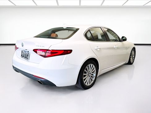 Used 2021 Alfa Romeo Giulia Sprint RWD image 4