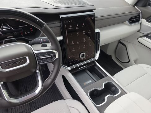 Used 2024 GMC Acadia Denali w/ Super Cruise Package image 25