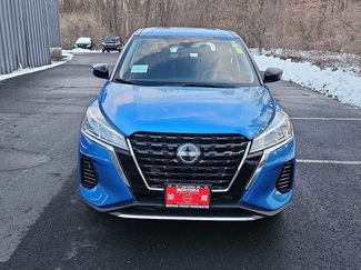 Certified 2025 Nissan Kicks Play S video 2