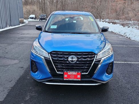 Certified 2025 Nissan Kicks Play S image 2