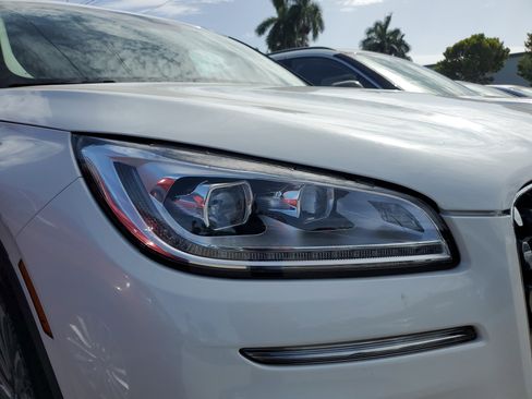 Certified 2023 Lincoln Corsair Reserve image 12