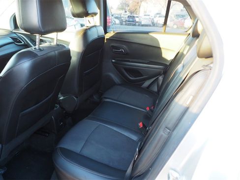 Used 2022 Chevrolet Trax LT w/ Driver Confidence Package image 14