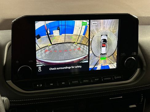 Used 2023 Nissan Rogue Platinum w/ Platinum Premium Package image 24