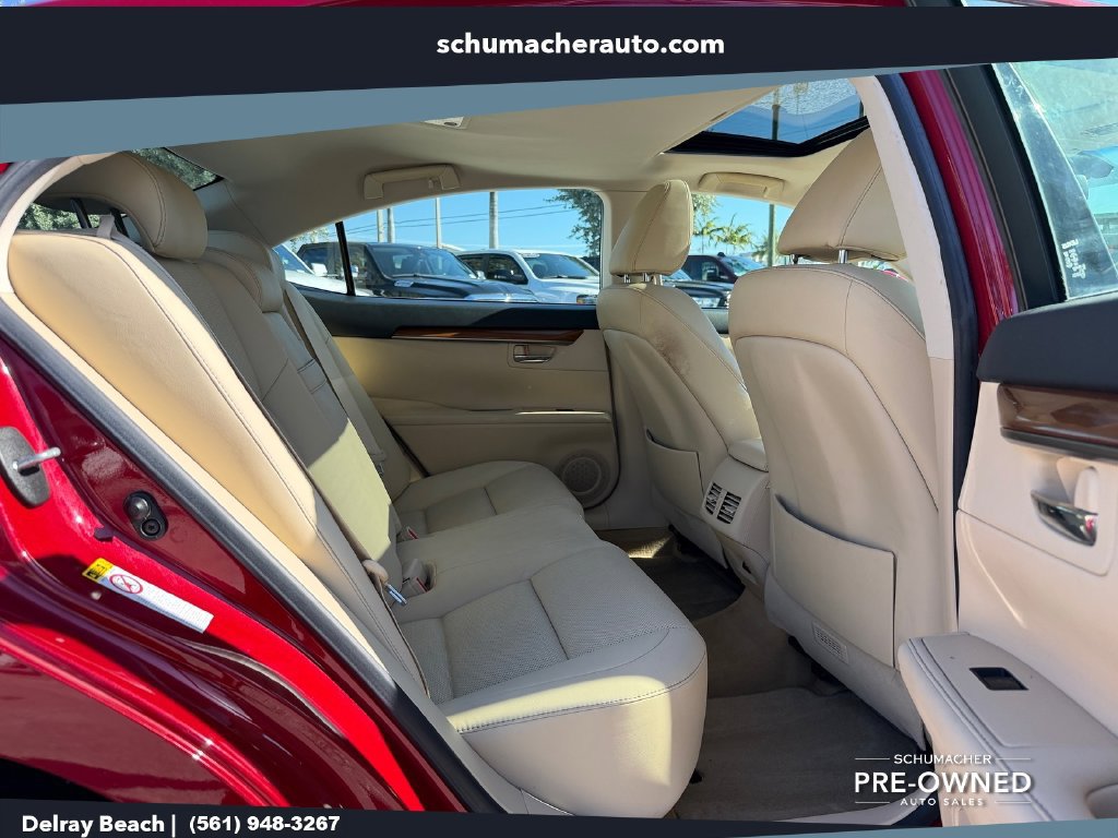 Used 2014 Lexus ES 300h w/ Premium Package w/Bamboo Trim FWD image 16