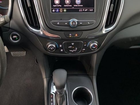 Used 2023 Chevrolet Equinox LT image 16