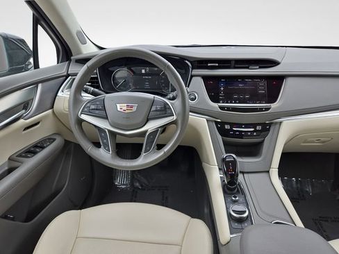Used 2022 Cadillac XT5 Premium Luxury FWD image 11
