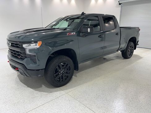 Used 2025 Chevrolet Silverado 1500 LT Trail Boss w/ Convenience Package II image 1