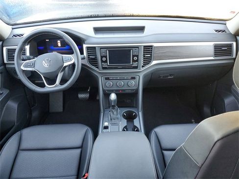 Certified 2023 Volkswagen Atlas SE image 16