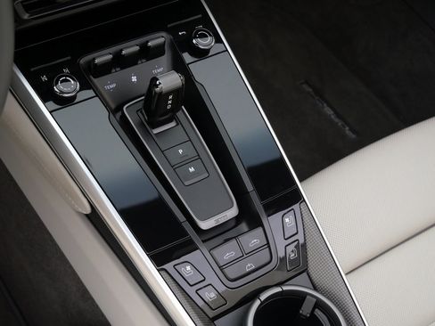 Used 2022 Porsche 911 Turbo S image 15