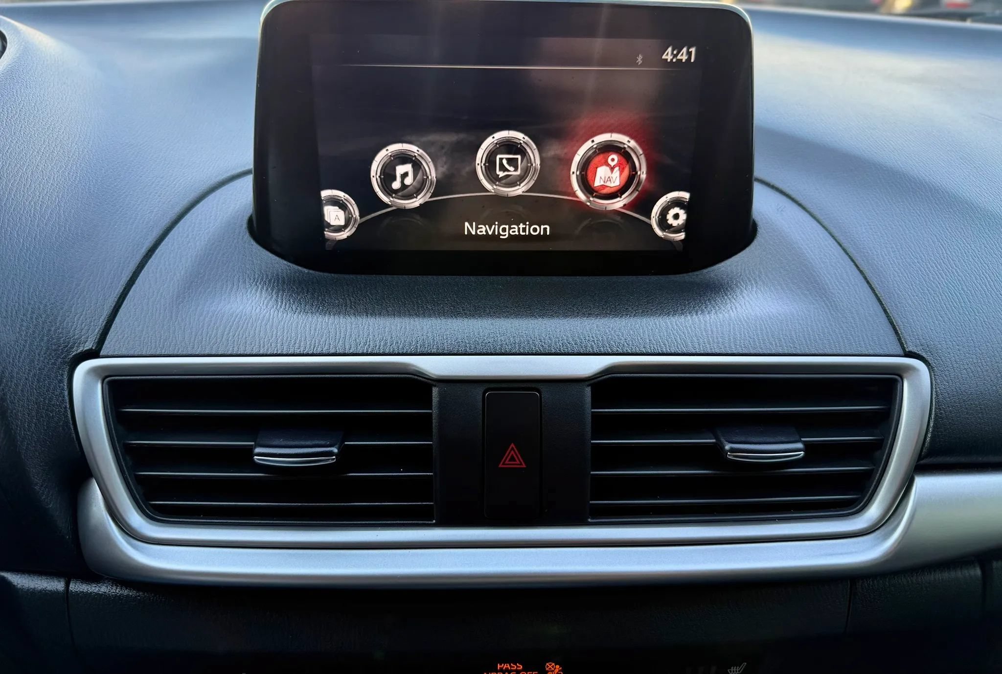 Used 2018 MAZDA MAZDA3 Touring FWD image 16