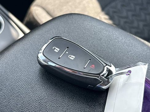 Used 2023 Chevrolet Equinox LT FWD image 27