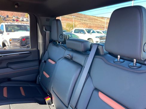 Certified 2025 GMC Sierra 2500 AT4 image 21