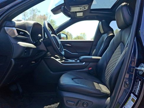 Used 2021 Toyota Highlander XSE AWD/4WD image 15