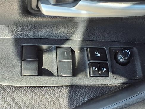 Used 2021 Toyota Corolla LE FWD image 16