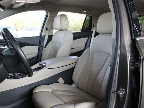 Used 2018 Buick Envision Premium w/ Driver Confidence Package image 11