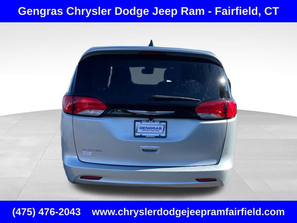Certified 2023 Chrysler Voyager LX FWD image 6