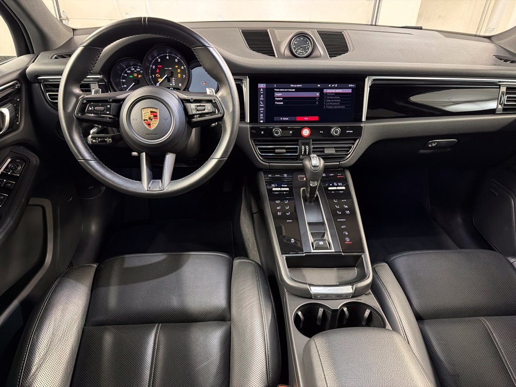Used 2024 Porsche Macan AWD/4WD image 8