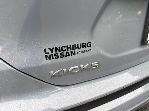 Used 2024 Nissan Kicks SR w/ SR Premium Package FWD image 10