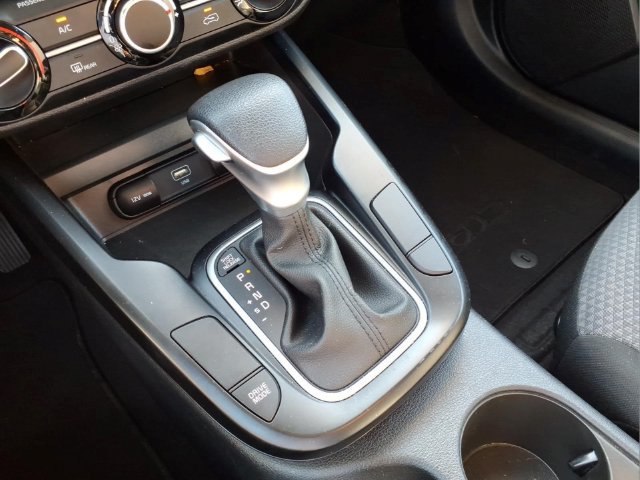 Used 2025 Kia Soul LX w/ LX Technology Package FWD image 18