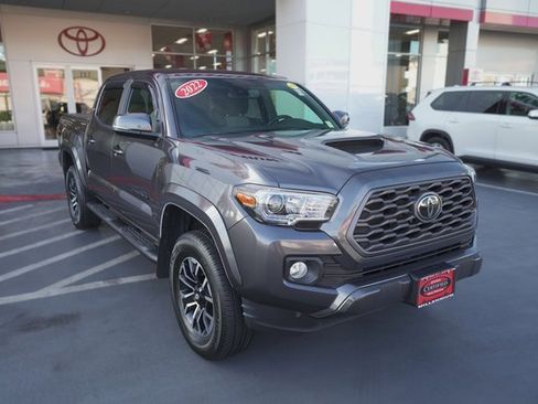 Certified 2022 Toyota Tacoma TRD Sport image 2