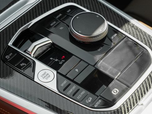 Used 2026 BMW X5 M60i image 11