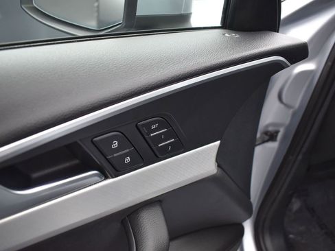 Used 2017 Audi A4 2.0T Premium image 9